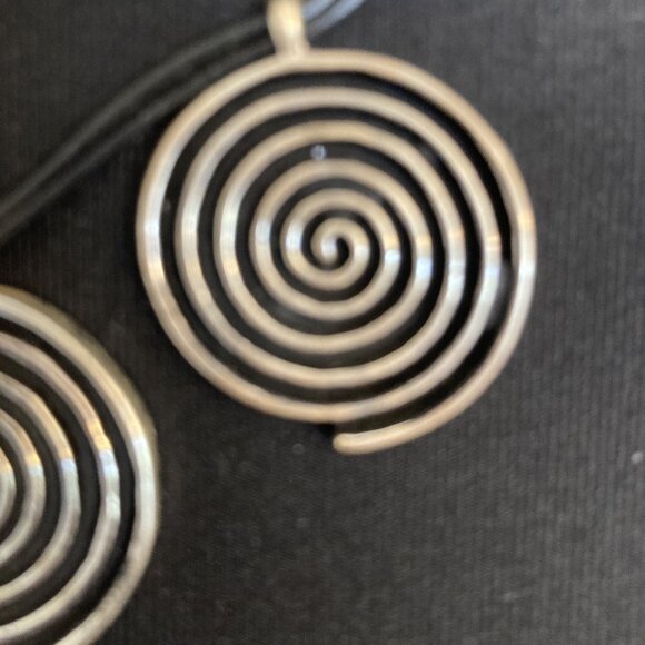 157 Newgrange Ireland Inspired Swirls Necklace NWOT - Picture 8 of 10
